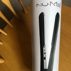Nume hair straightener